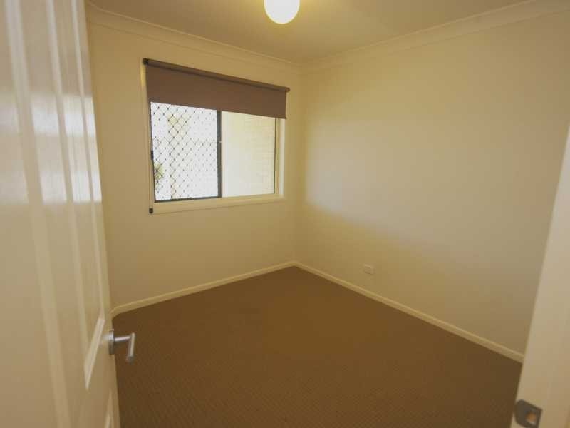 Unit 5/3-5 Weeroona Avenue, Beachmere QLD 4510