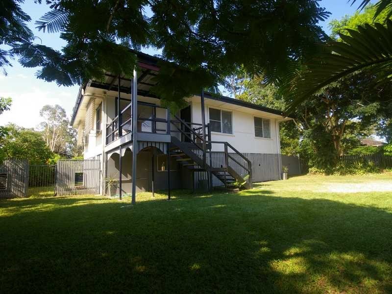 860 Beachmere Road, Beachmere QLD 4510