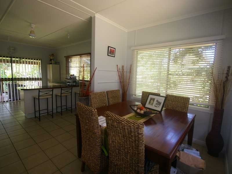 860 Beachmere Road, Beachmere QLD 4510