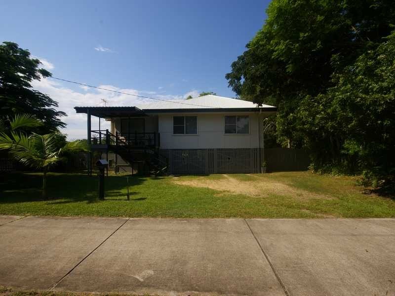 860 Beachmere Road, Beachmere QLD 4510