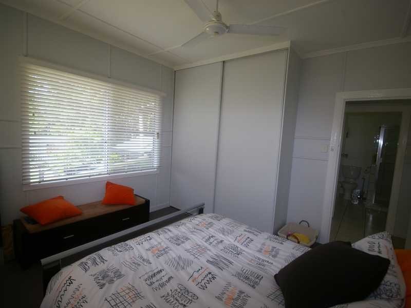 860 Beachmere Road, Beachmere QLD 4510