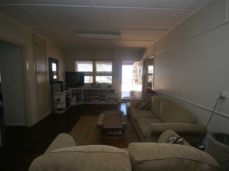 113 Biggs Avenue, Beachmere QLD 4510