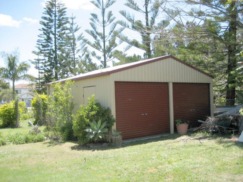 9 Grace Street, Beachmere QLD 4510