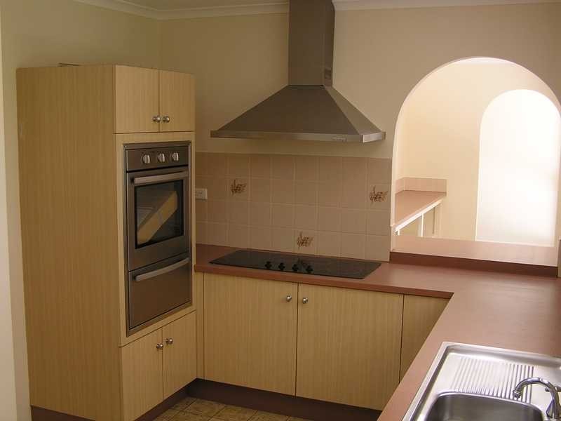 42 Bishop Road, Beachmere QLD 4510