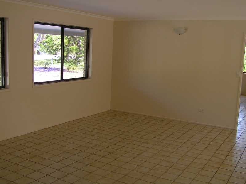 42 Bishop Road, Beachmere QLD 4510