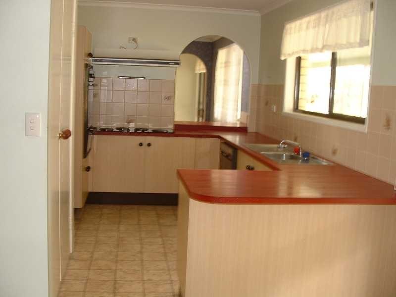 42 Bishop Road, Beachmere QLD 4510