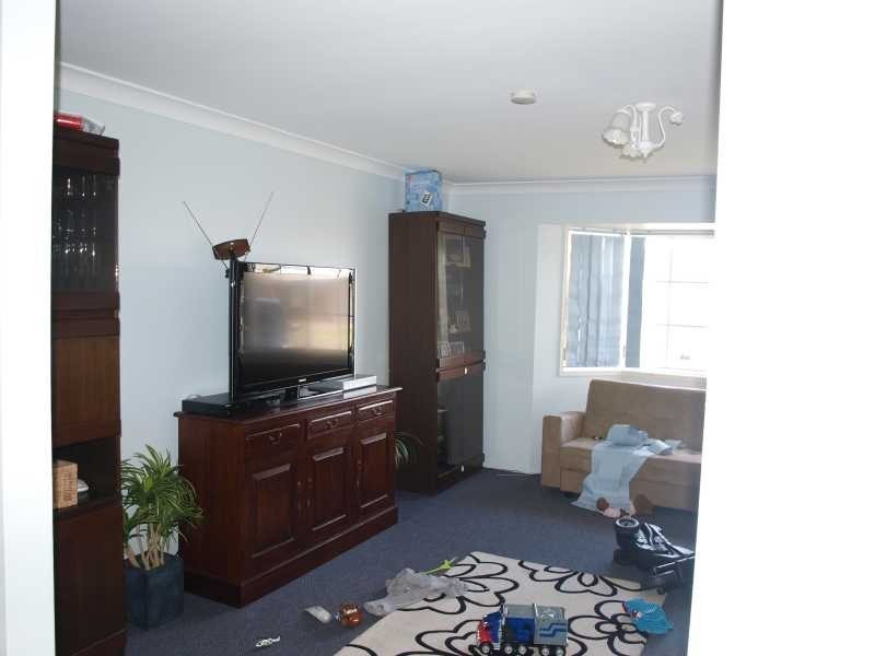 12 Columbia Dr, Beachmere QLD 4510