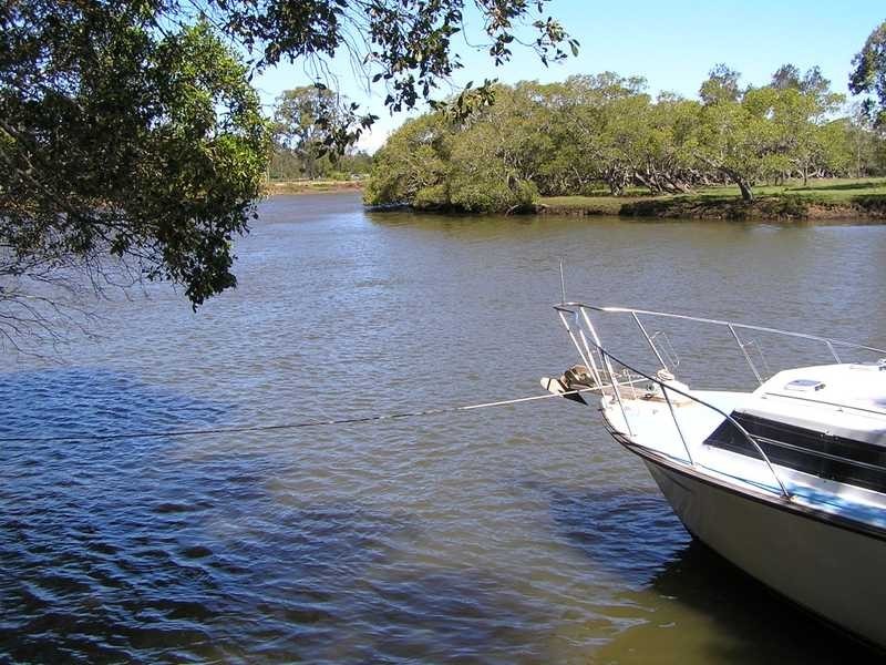 379 Beachmere Road, Beachmere QLD 4510