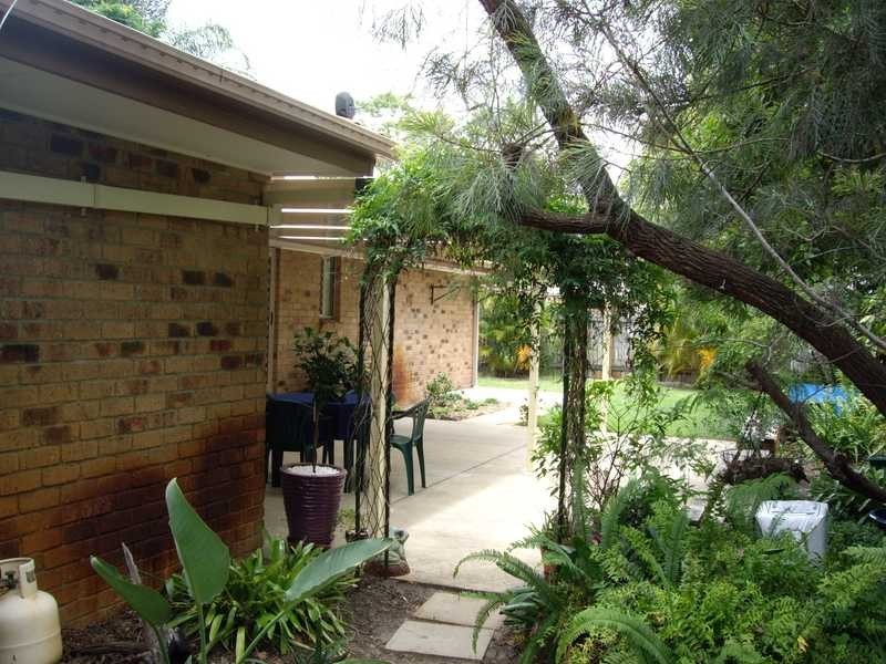12 Patrick Street, Beachmere QLD 4510