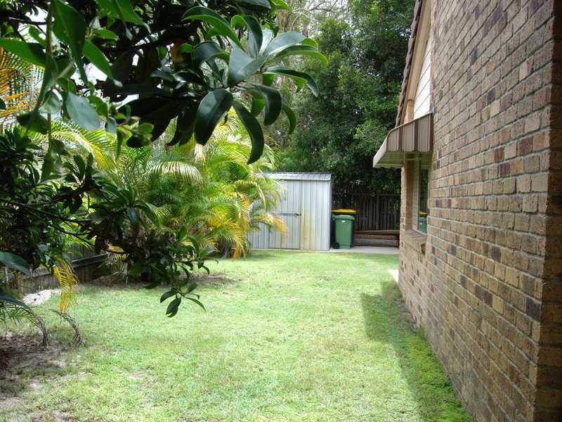 12 Patrick Street, Beachmere QLD 4510