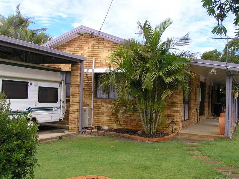 4 Gillian Street, Beachmere QLD 4510