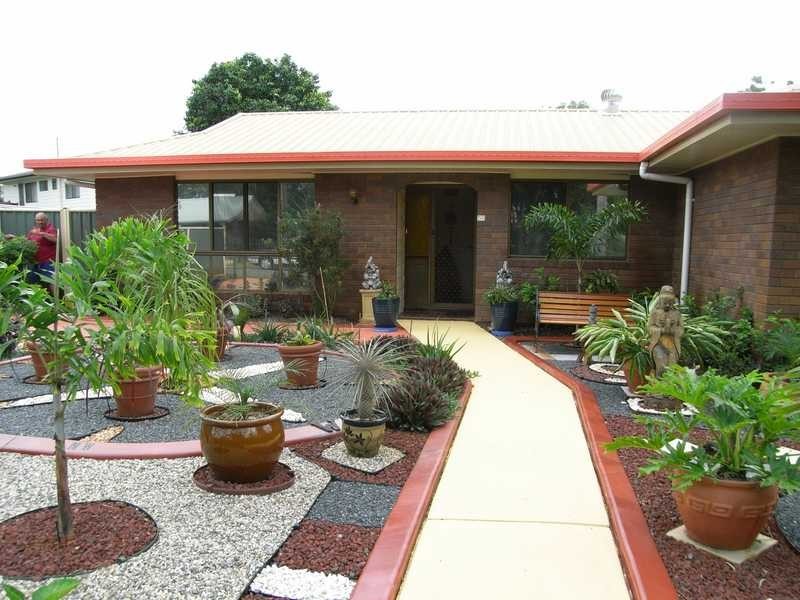 18 Bryant Street, Beachmere QLD 4510