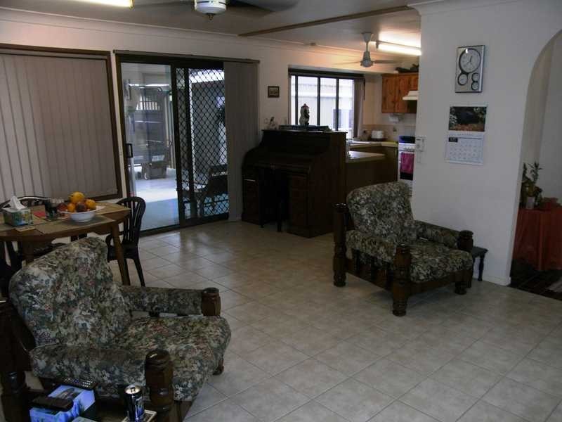 18 Bryant Street, Beachmere QLD 4510