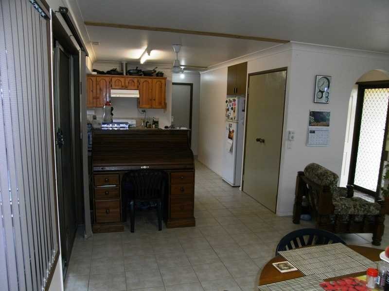 18 Bryant Street, Beachmere QLD 4510