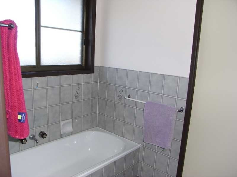 18 Bryant Street, Beachmere QLD 4510