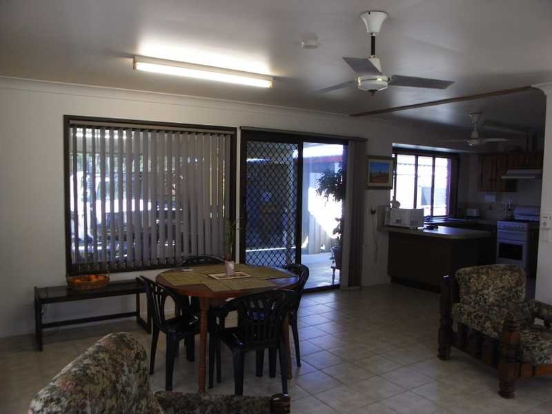 18 Bryant Street, Beachmere QLD 4510