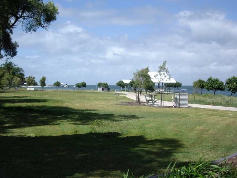 1 Paradise Road, Bongaree QLD 4507