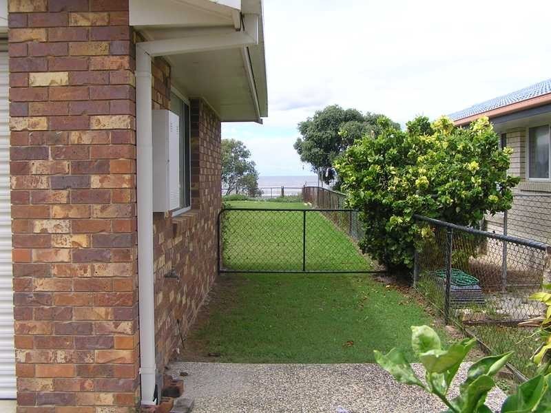 14 Bayside Drive, Beachmere QLD 4510