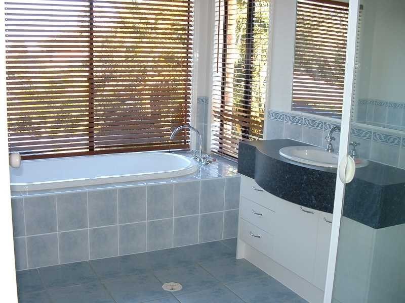 16 Second Avenue, Beachmere QLD 4510