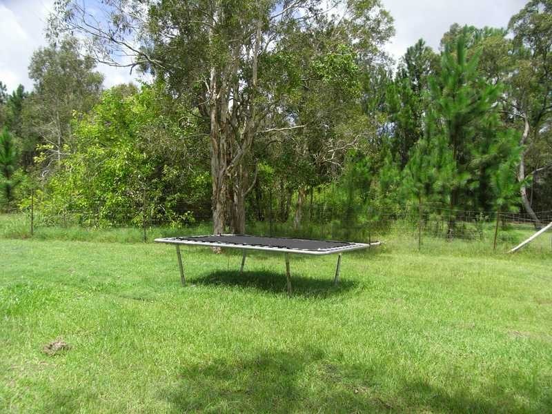 17 Glasgow Road, Ningi QLD 4511