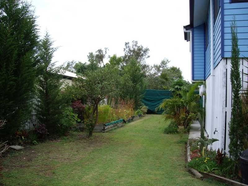 15 Saint Smith Road, Beachmere QLD 4510