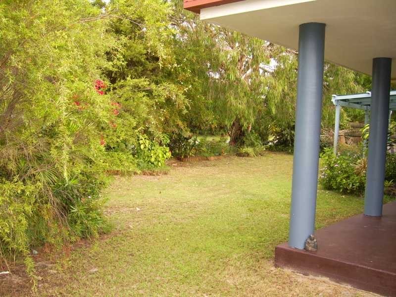 10 Moatah Drive, Beachmere QLD 4510