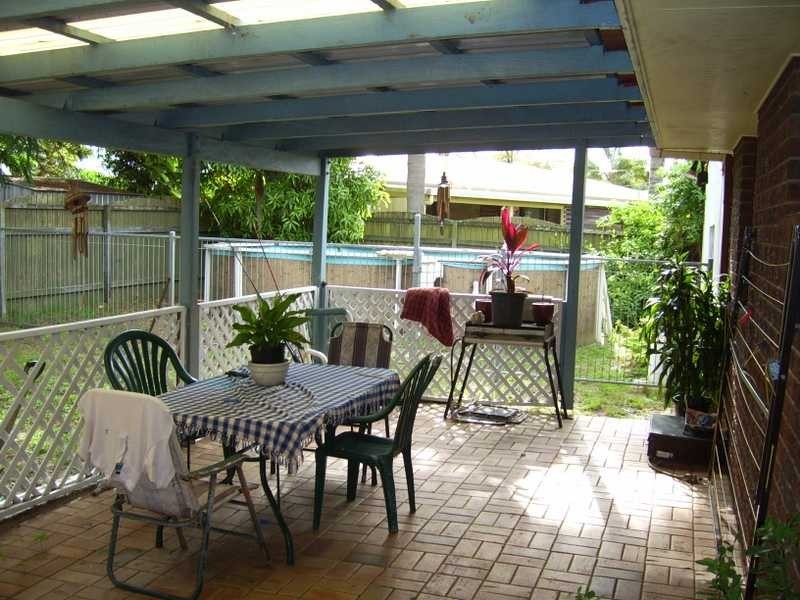 10 Moatah Drive, Beachmere QLD 4510