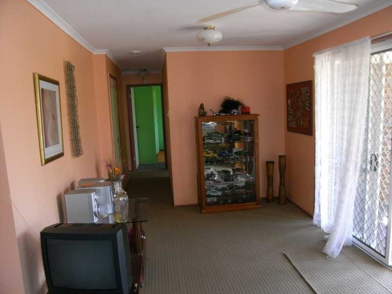 10 Moatah Drive, Beachmere QLD 4510