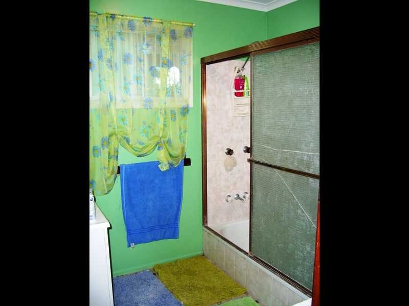 16 Fiona Street, Beachmere QLD 4510