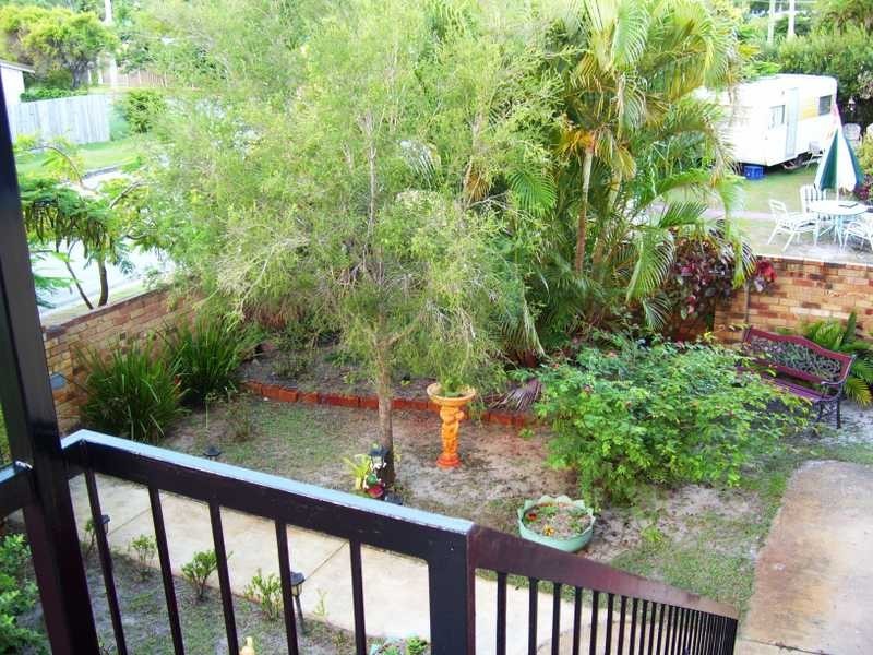 16 Fiona Street, Beachmere QLD 4510