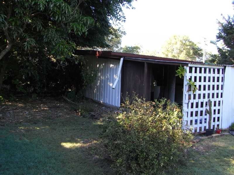 1 Savage Street, Beachmere QLD 4510