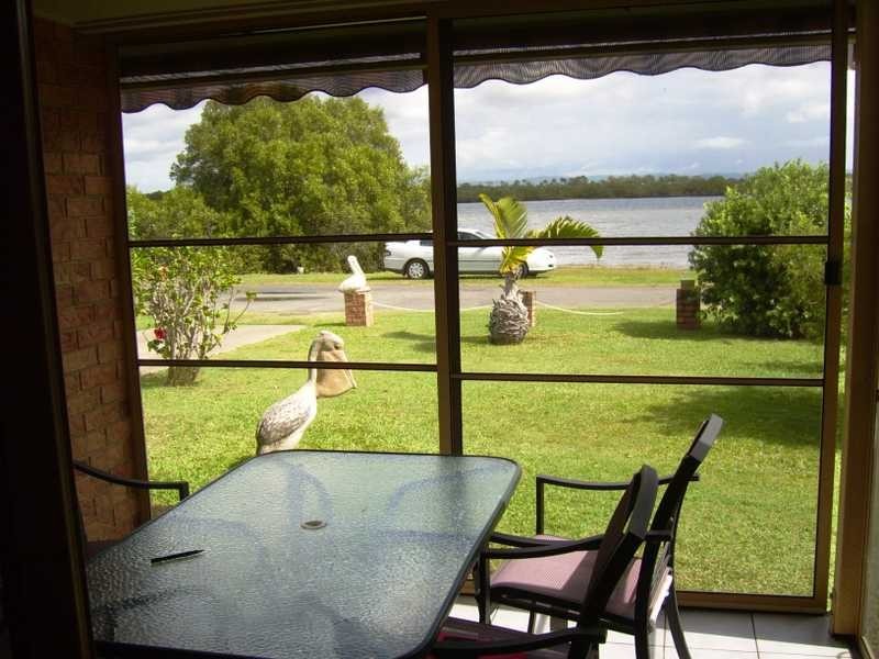 3 Timothy Esplanade, Beachmere QLD 4510