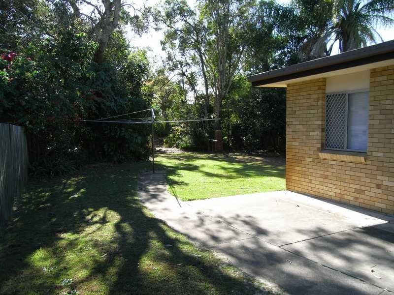 5 Lalroy Street, Beachmere QLD 4510