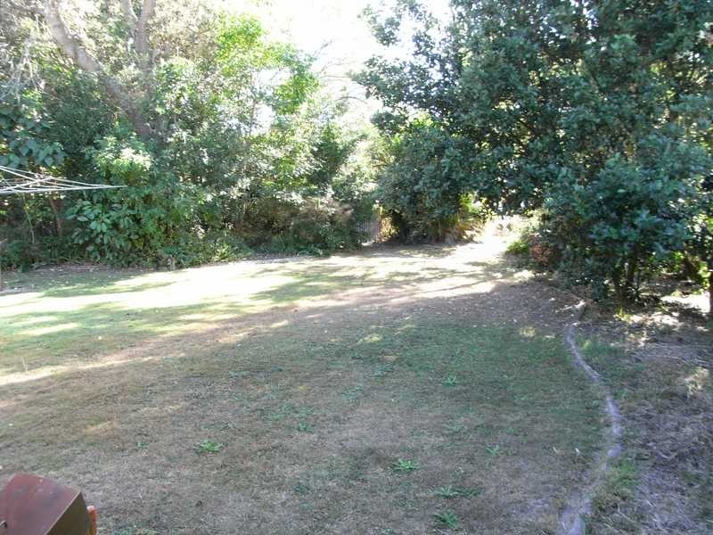 5 Lalroy Street, Beachmere QLD 4510