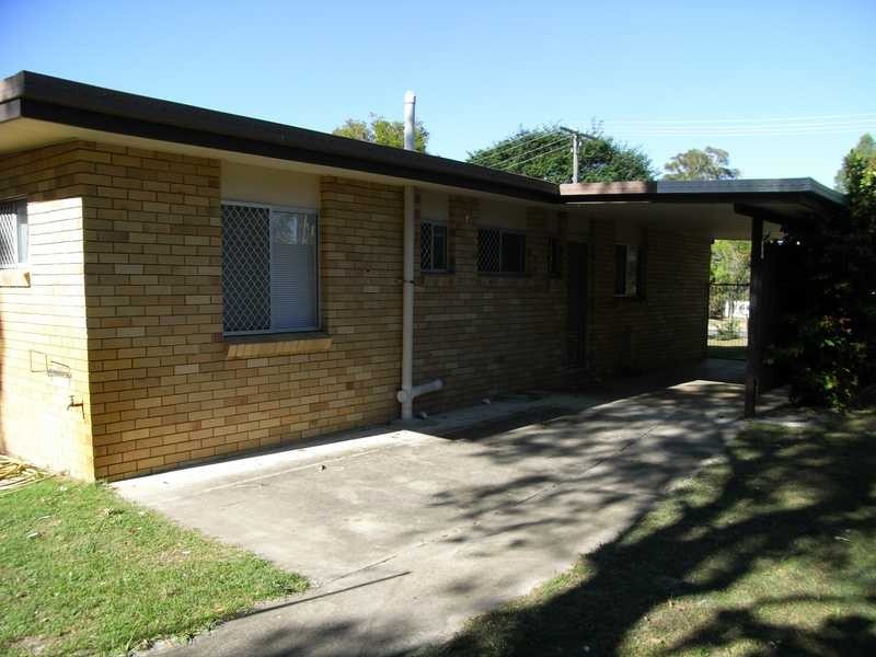 5 Lalroy Street, Beachmere QLD 4510