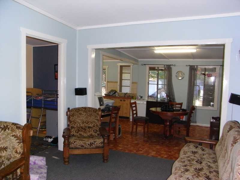 9 Amies Street, Beachmere QLD 4510