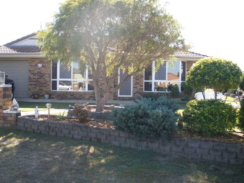2 Spray Court, Beachmere QLD 4510