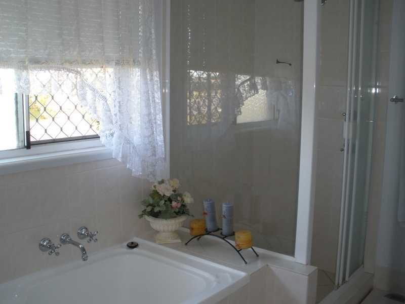 2 Spray Court, Beachmere QLD 4510
