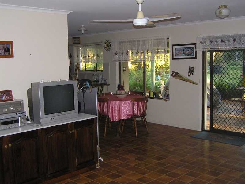 280 Peel Road, Beachmere QLD 4510