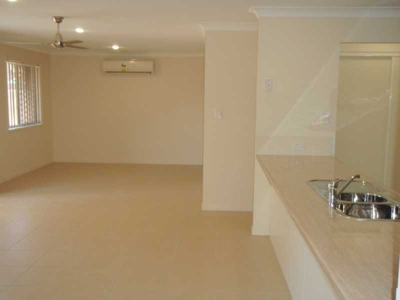 8 Dixon Court, Beachmere QLD 4510