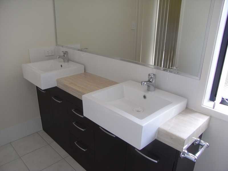 8 Dixon Court, Beachmere QLD 4510