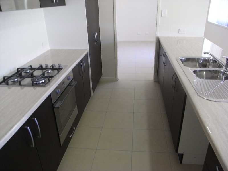 8 Dixon Court, Beachmere QLD 4510