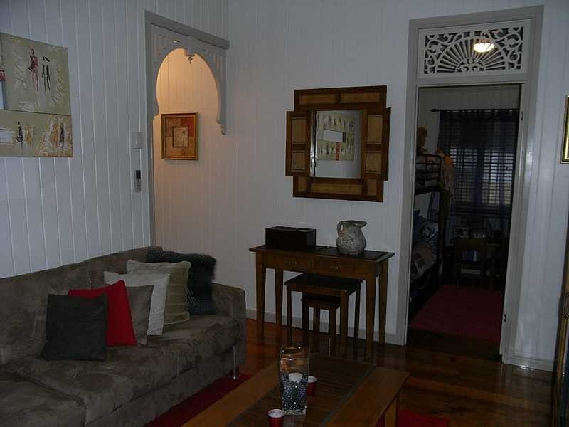 4 Moreton Tce, Beachmere QLD 4510