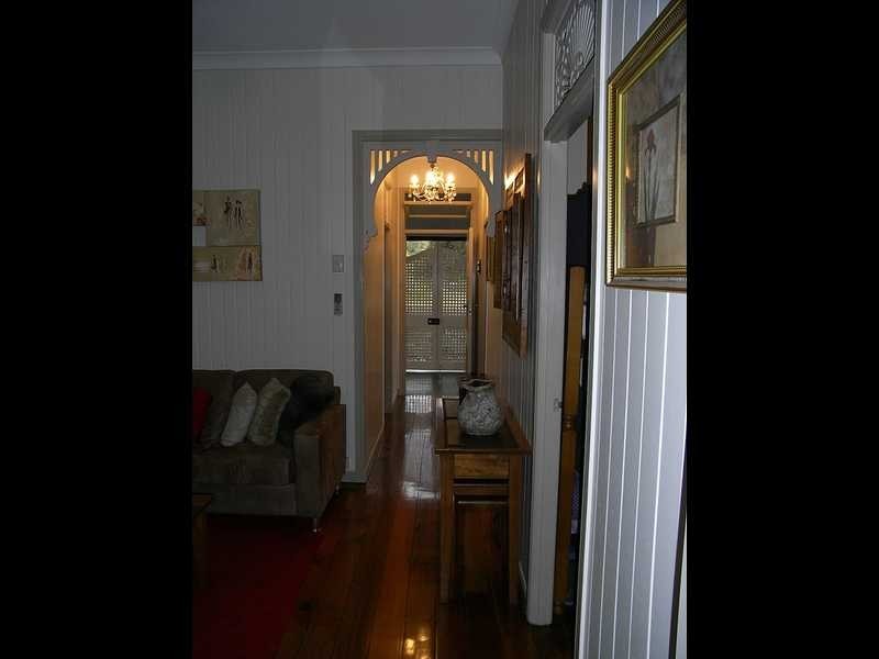 4 Moreton Tce, Beachmere QLD 4510