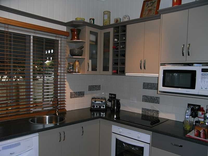 4 Moreton Tce, Beachmere QLD 4510