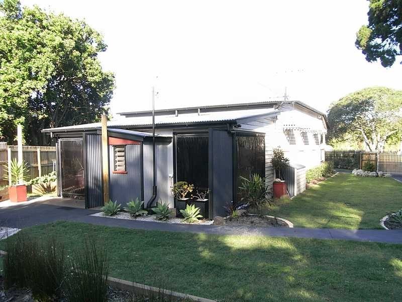 4 Moreton Tce, Beachmere QLD 4510