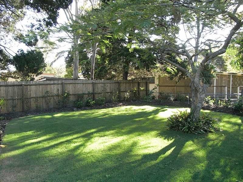 4 Moreton Tce, Beachmere QLD 4510