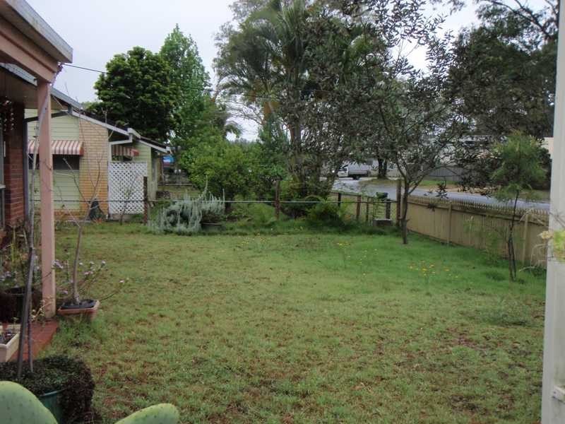 12 Progress Avenue, Beachmere QLD 4510