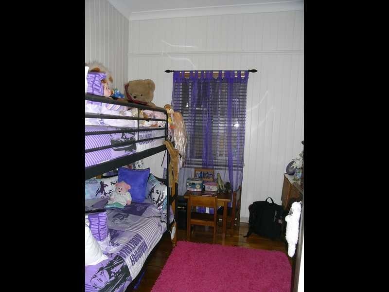 4 Moreton Tce, Beachmere QLD 4510