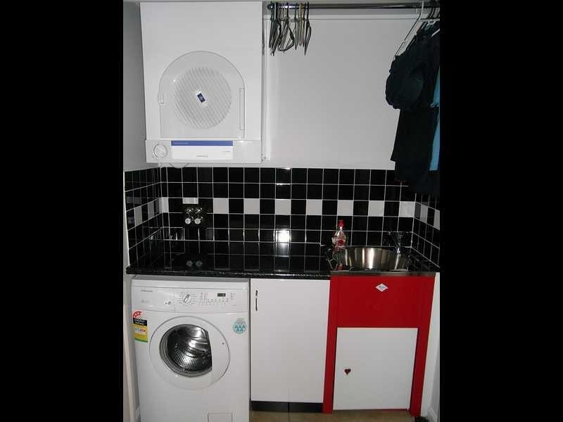 4 Moreton Tce, Beachmere QLD 4510